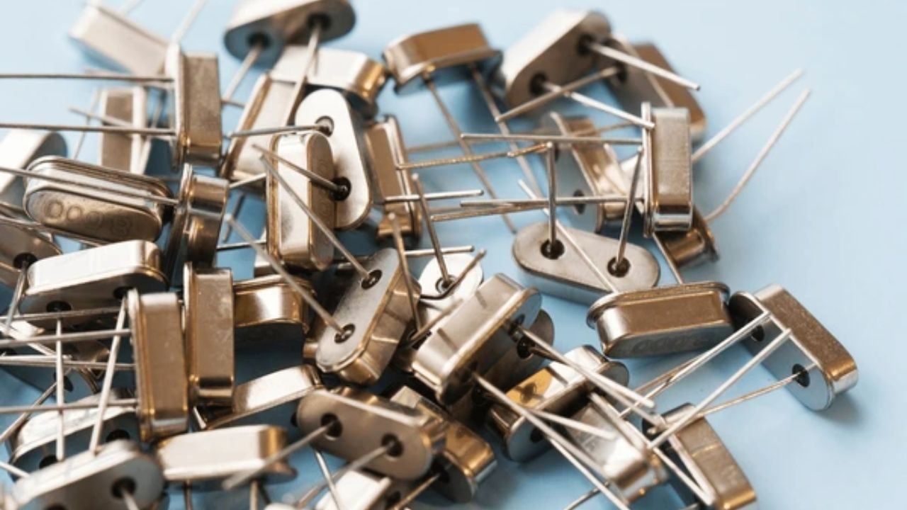 How Can a Custom Crystal Oscillator Be Tailored for Harsh Environments?